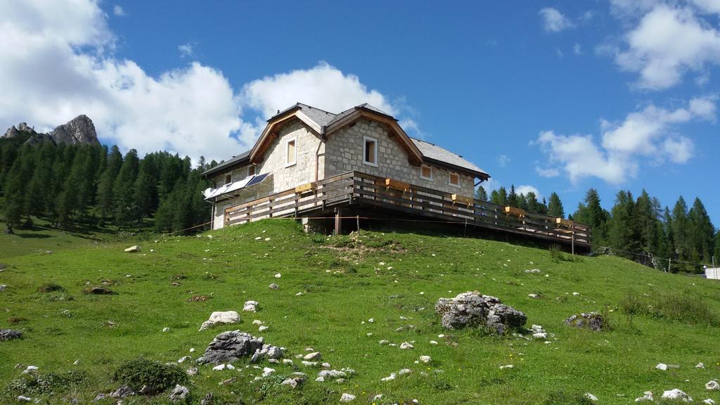 Malga Giau Hotell San Vito di Cadore Eksteriør bilde